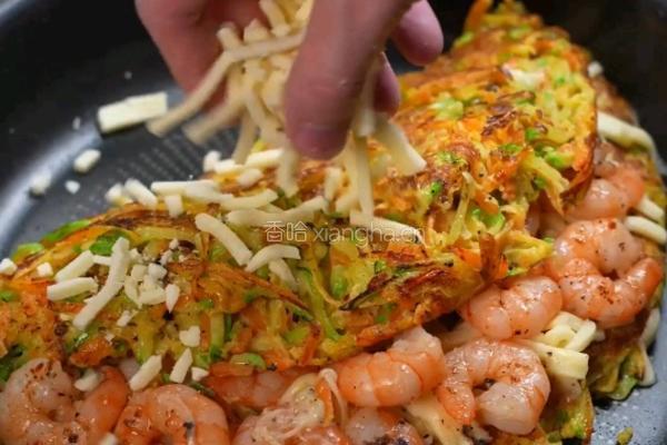 西葫芦虾仁蛋饼的做法图解8