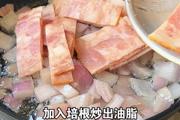 奶油蘑菇培根三明治的做法图解2