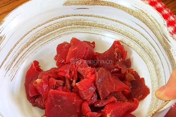 番茄牛肉三明治的做法图解1