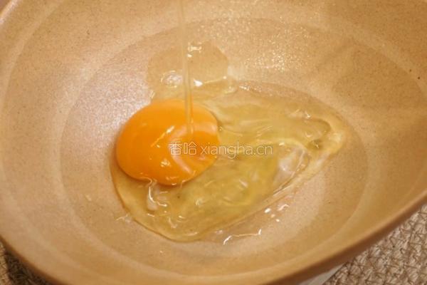 豆腐虾仁蒸蛋的做法图解2