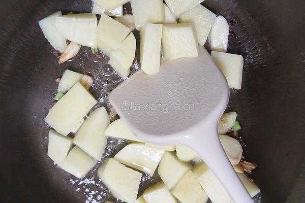 鲍鱼炖土豆的做法图解4