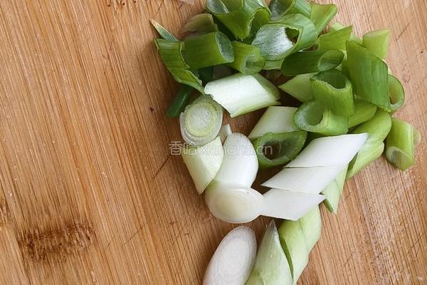 木耳西葫芦炒西红柿鸡蛋的做法图解4