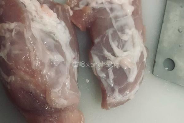 家常翠芹炒肉片的做法图解1