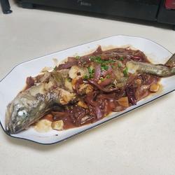 干烧鲈鱼的做法[图]