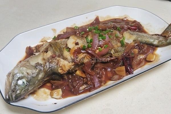 干烧鲈鱼