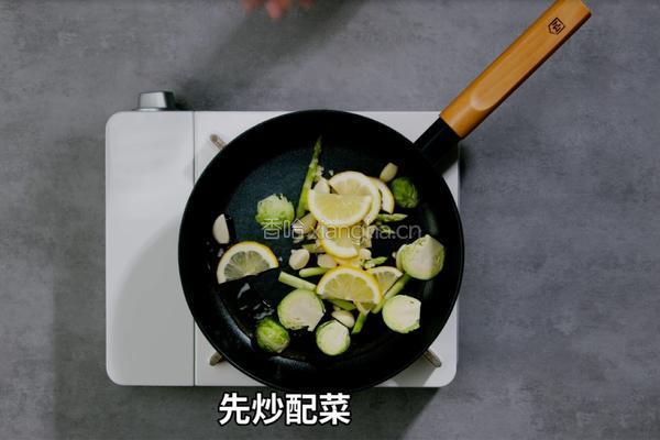 黄油蒜香加拿大北极虾的做法图解3