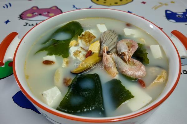 加拿大北极虾海鲜豆腐汤