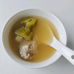 苦瓜苦瓜猪骨汤的做法[图]