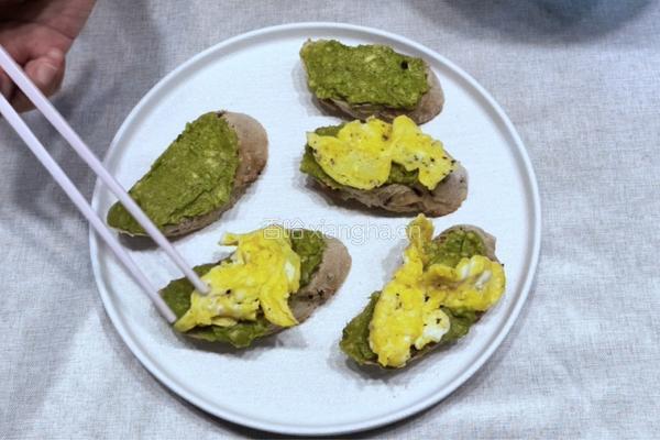 加拿大北极虾生虾牛油果开放三明治的做法图解6