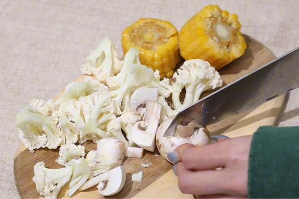 加拿大北极虾生虾烤蔬菜温沙拉的做法图解2