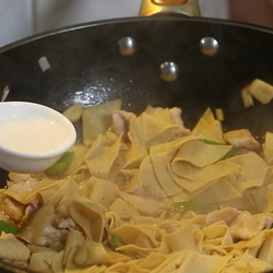 豆皮炒肉的做法[图]